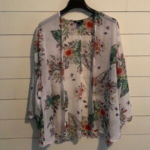 Torrid size 1/2 white floral open cardigan kimono